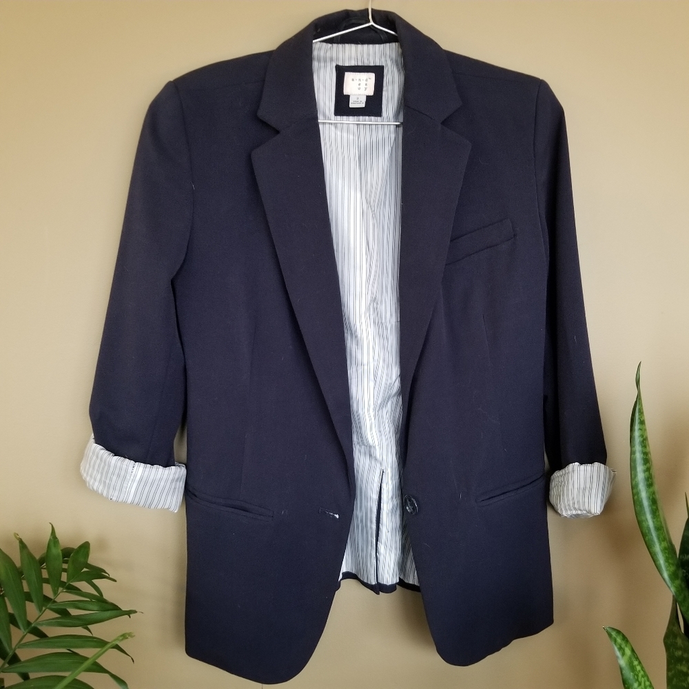 A New Day Size 2 Navy Blazer Pin Striped Lining